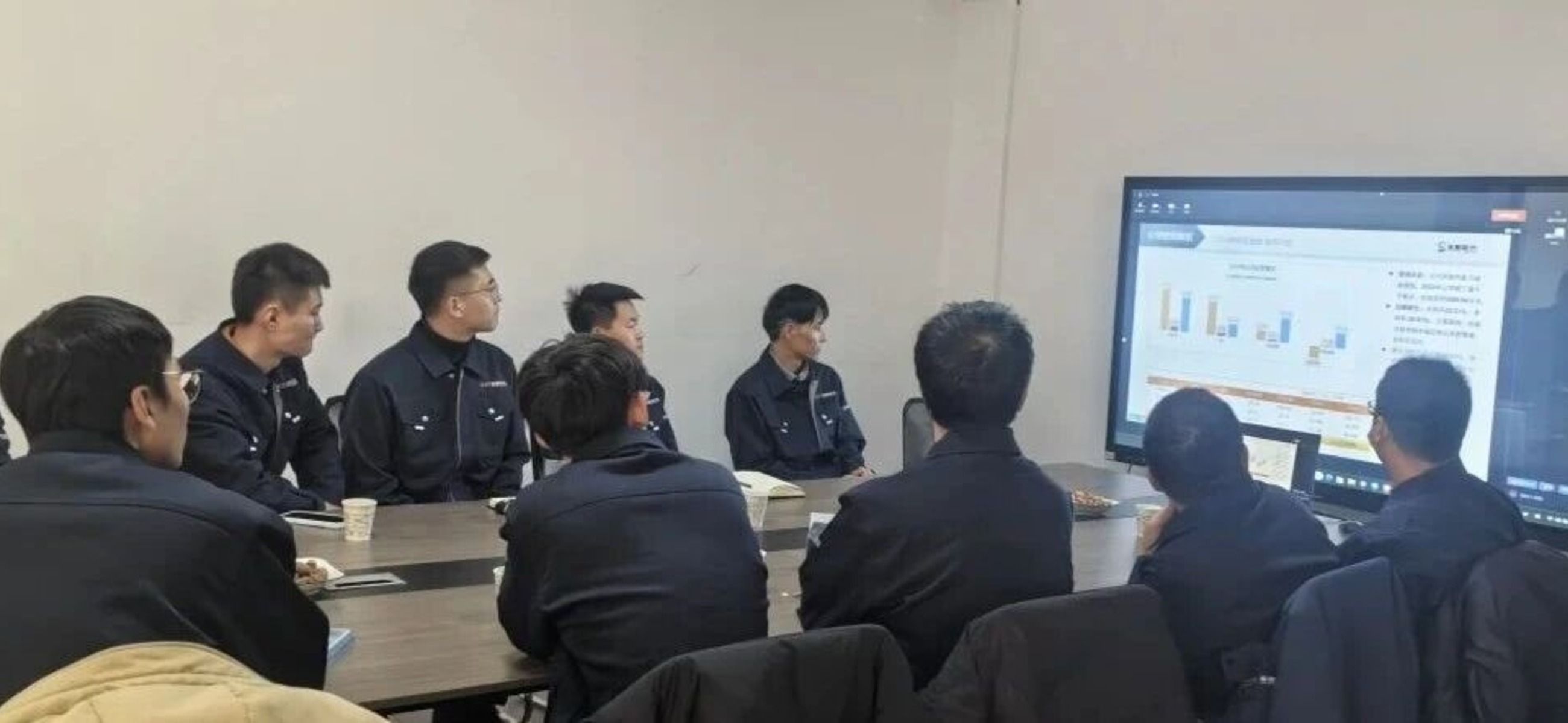 Reviewing Budget Deviations and Planning for a New Journey—Ultra Light Holds the 2026 Annual Budget Preparation Meeting